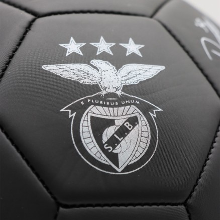 Autographed SL Benfica ball Autographed SL Benfica ball