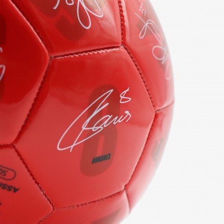 Autographed SL Benfica ball Autographed SL Benfica ball