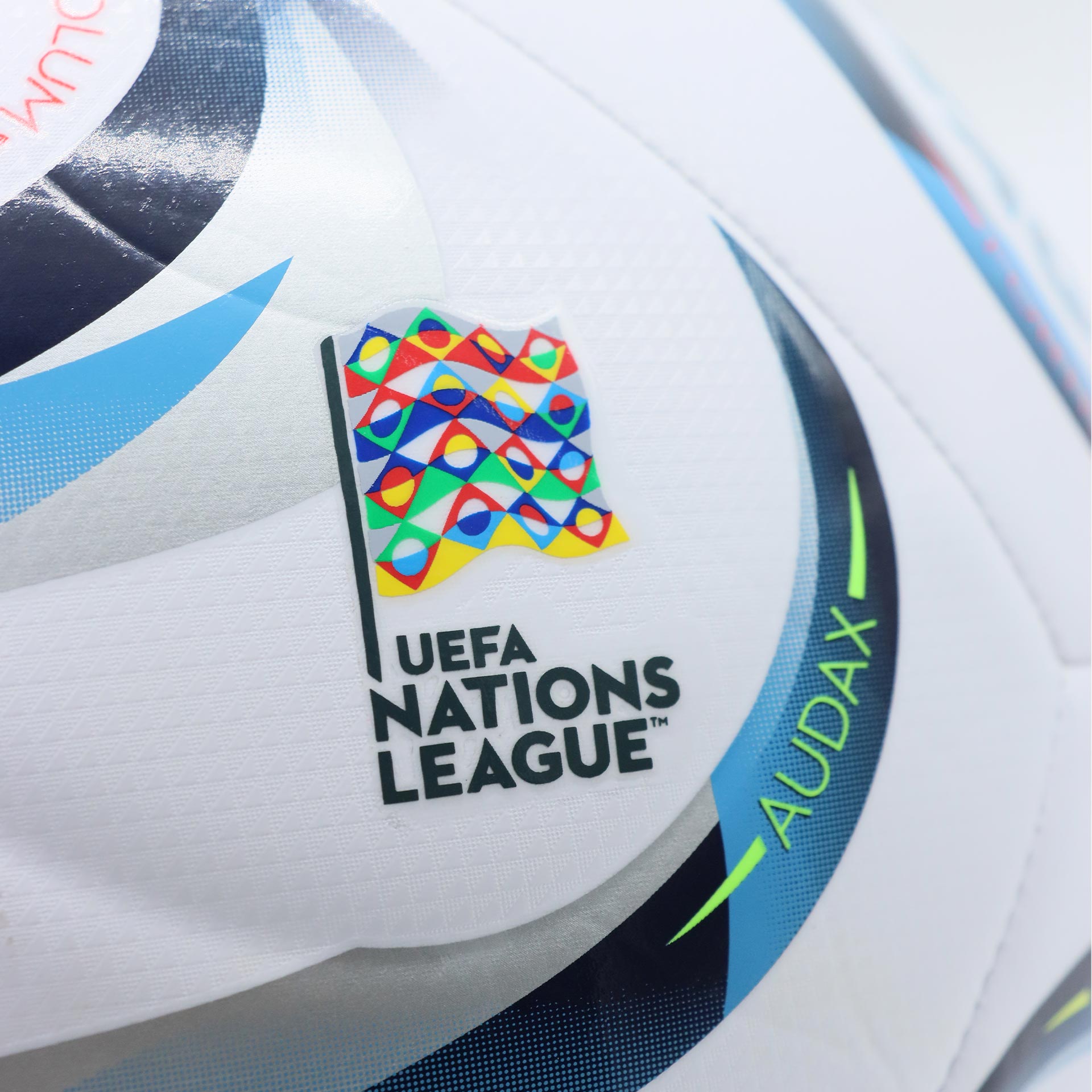 Bola Uefa NL Training